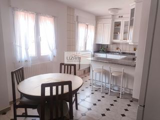 Rent Flat in Centro. Apartamento frente parque de europa  gijon