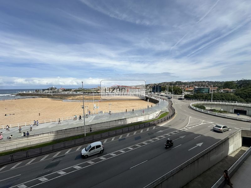 Foto b2baf358-72aa-4efe-97e5-148dedb9c5ec. Pis amb calefacció aparcament a La Arena Gijón