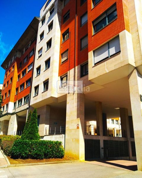 Foto f2852589-923f-47d1-8bcb-c6aaba3be16f. Pis amb calefacció aparcament a Santo Domingo - El Campillín Oviedo