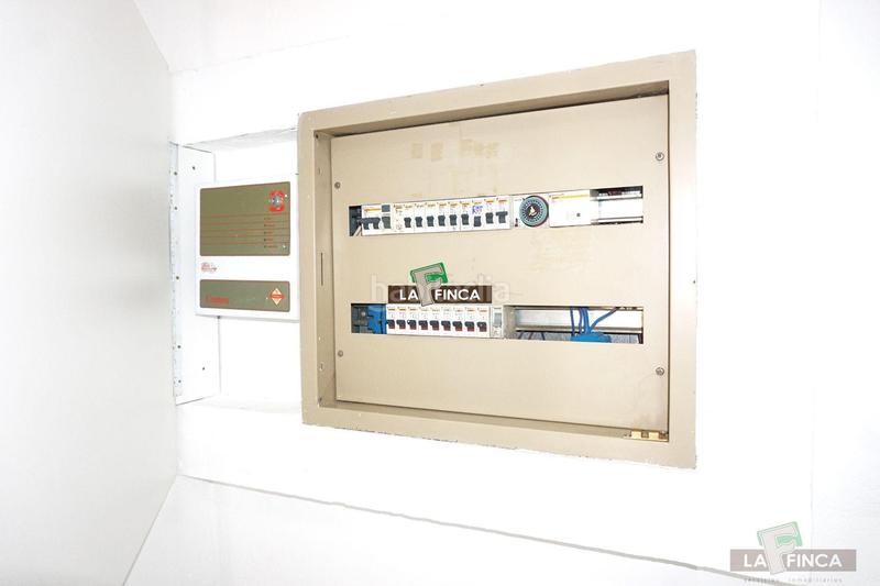 Foto dfb23ae0-f3f5-438e-bbd2-39f16e2fc7d4. Affitto locale commerciale in Milán - Pumarín Oviedo