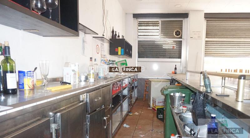 Foto d4a8cfc9-1f9b-4ac8-8529-18f587680134. Lloguer local comercial a Teatinos - Los Prados Oviedo