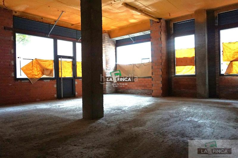 Foto cf39dbd0-41b1-4bec-81e9-d5281bcb99eb. Lloguer local comercial a Milán - Pumarín Oviedo