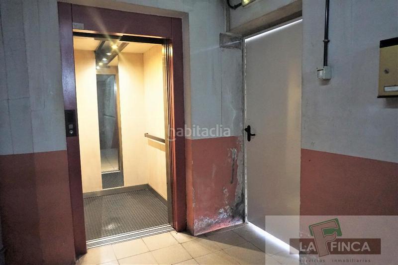 Foto 5aeec044-499e-4035-8dc2-2a4c5ed7e415. Autoparkplatz in Milán - Pumarín Oviedo