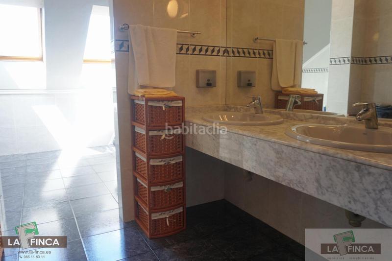 Foto 326880e1-b18a-44fc-83bd-7606bee81306. Casa con riscaldamento parcheggio in Buenavista Oviedo