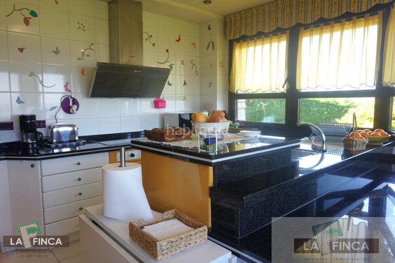 Foto 8e6daaf0-9ded-4fe6-a6d8-a748e7ced588. Casa con riscaldamento parcheggio in Buenavista Oviedo