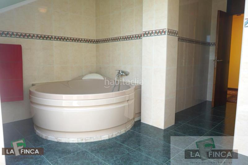 Foto b64feda9-d1c2-4eba-8715-9c3e328035dd. Casa con riscaldamento parcheggio in Buenavista Oviedo