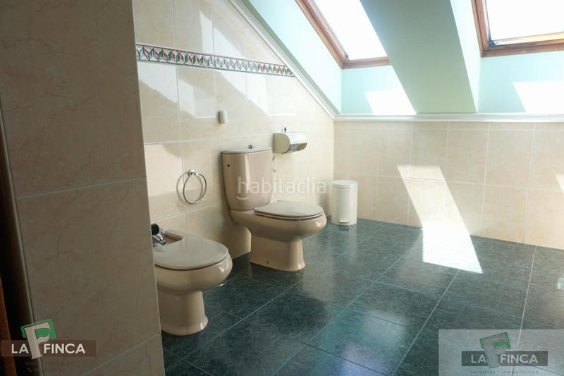 Foto c21607b5-ad49-493a-a512-fe82eb17b950. Casa con riscaldamento parcheggio in Buenavista Oviedo