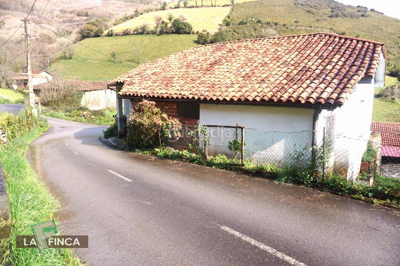 Foto c7913a64-d8bc-43ff-8e91-a7bc34a4d1a5. Casa a Belmonte de Miranda