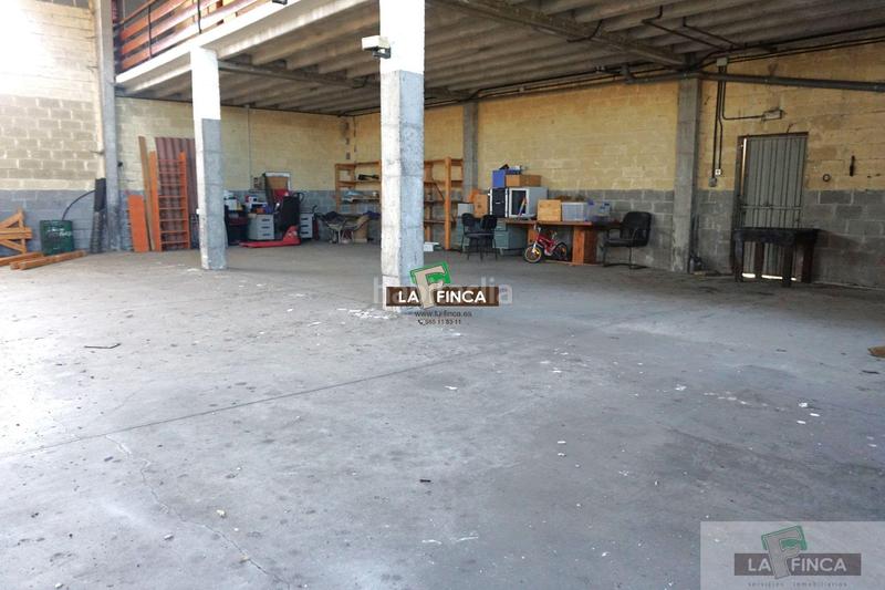 Foto b3808cd6-fa8d-4051-a043-213752487e1a. Nave industrial nave en La Fresneda Siero
