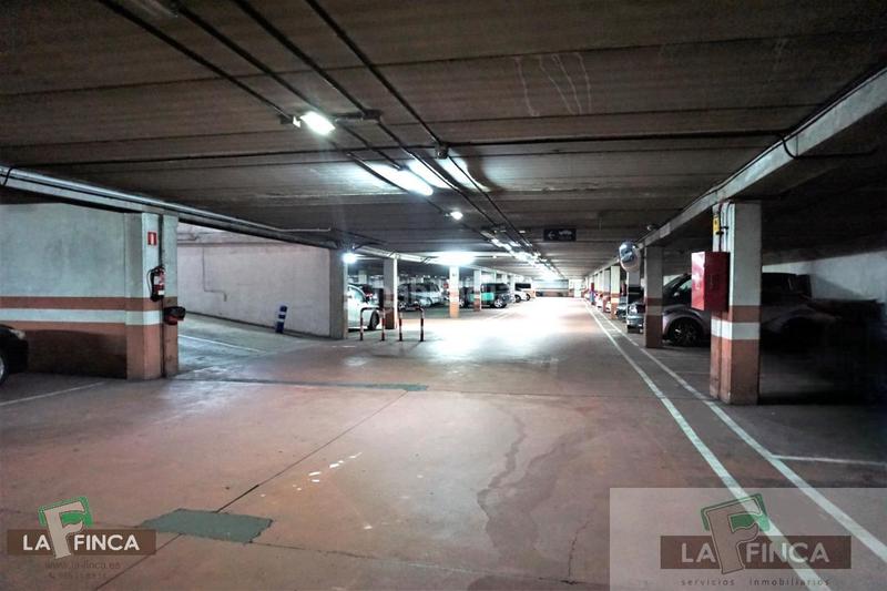 Foto b20f990d-b144-4bd8-a760-97228542eae3. Miete autoparkplatz in Milán - Pumarín Oviedo