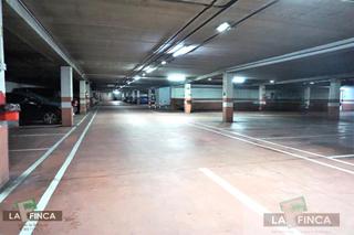 Car parking in Milán - Pumarín