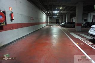 Car parking in Milán - Pumarín