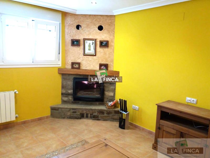 Foto ce9a3daa-7256-44d0-8a4c-e24f307550b3. Chalet  en Cangas del Narcea