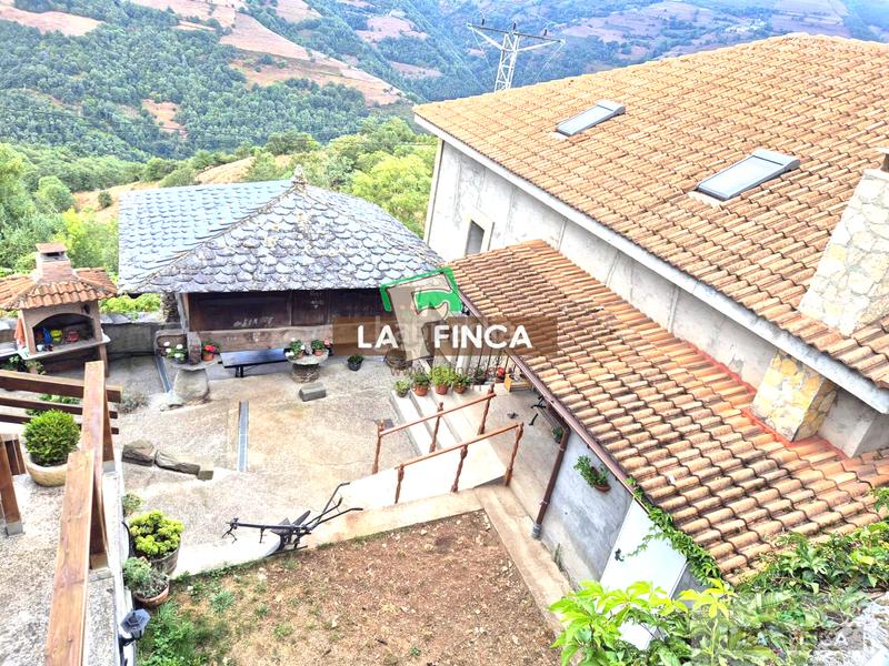 Foto faa64142-196a-4a7d-bb78-afdede993d42. Chalet  en Cangas del Narcea