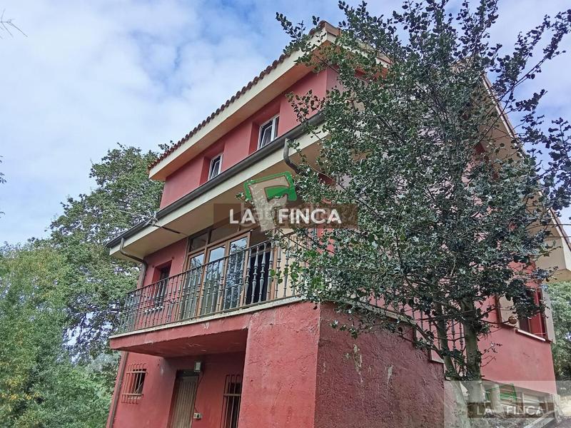 Foto 47a1cbd4-a00f-45e7-aa6a-2e5c070df9a1. Casa con riscaldamento in Noreña