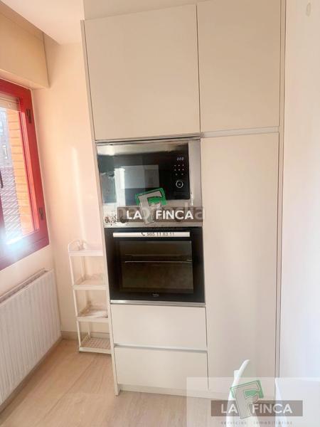 Foto 84b050df-0797-466e-a181-861fcc12be71. Appartamento con riscaldamento parcheggio in Auditorio - Seminario - Parque de Invierno Oviedo