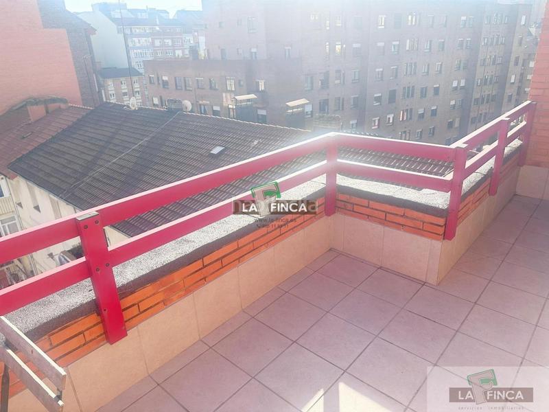 Foto ecbac3ba-1d9e-43d8-b99e-1bd0bbf229e0. Appartamento con riscaldamento parcheggio in Auditorio - Seminario - Parque de Invierno Oviedo