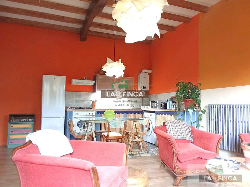 Foto 3d459ad1-81f3-4c28-bf11-446a22467555. Casa amb calefacció a Pravia