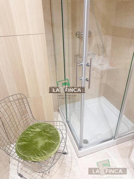 Foto aff50062-10fc-4923-9771-84f95da787ec. Pis amb calefacció aparcament a Milán - Pumarín Oviedo