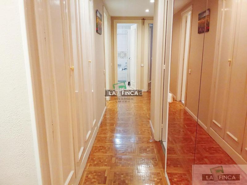 Foto 858d2895-c044-4720-9cf3-2e940f865b10. Rent flat with heating parking in Milán - Pumarín Oviedo