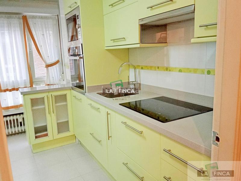 Foto cbdb097f-77d3-45fc-9e3d-e600364a1d1c. Rent flat with heating parking in Milán - Pumarín Oviedo