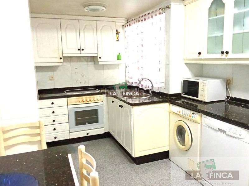 Foto 1ee74df9-2053-400f-a3df-c414373cafba. Flat with heating in El Cristo Oviedo