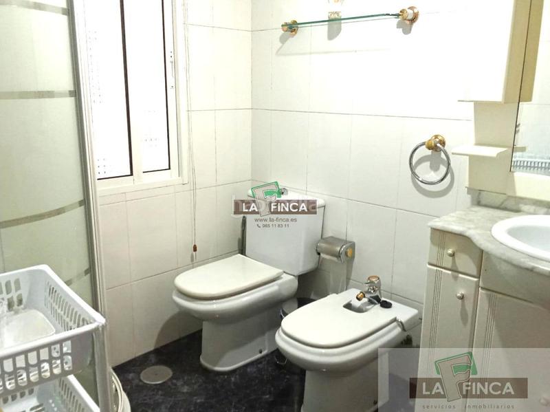 Foto fdc41c1a-f282-4d21-9146-b45c5c11cefa. Flat with heating in El Cristo Oviedo