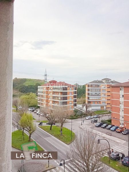 Foto 61623580-af08-4bd0-b9c9-b39e4e00e30e. Pis amb calefacció a Raíces Castrillón