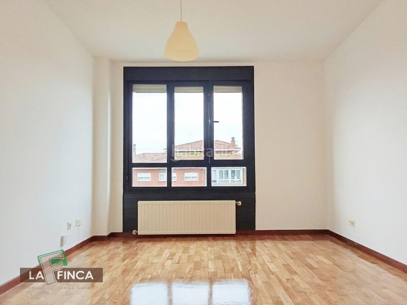 Foto aca40386-3146-4c35-92fa-1c4710b8f852. Pis amb calefacció a Raíces Castrillón