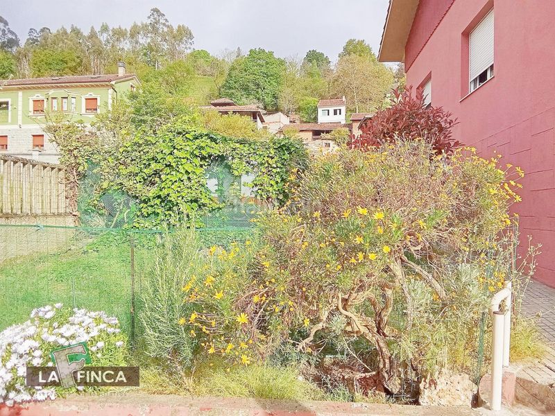 Foto 4d5f56ff-b1e3-4528-9a18-027f9681faf5. Casa amb calefacció aparcament a Carbayin-Lieres-Valdesoto Siero