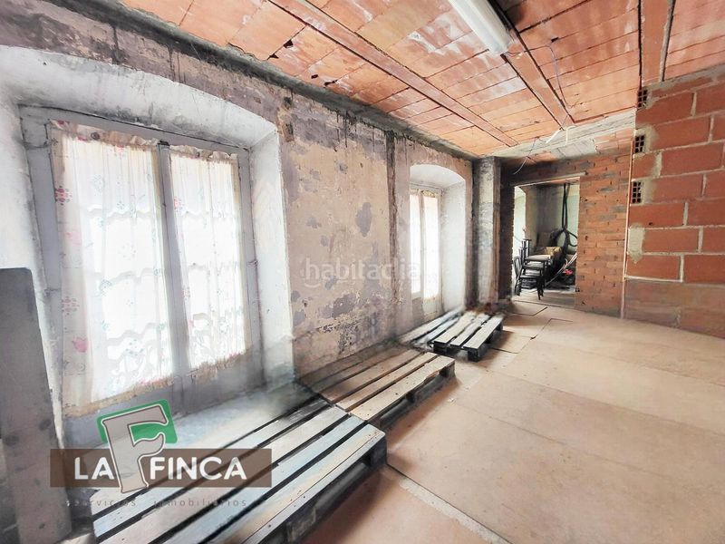 Foto 48ab5d37-2d17-4ee3-9203-37d7793a50a0. Edificio in Pravia