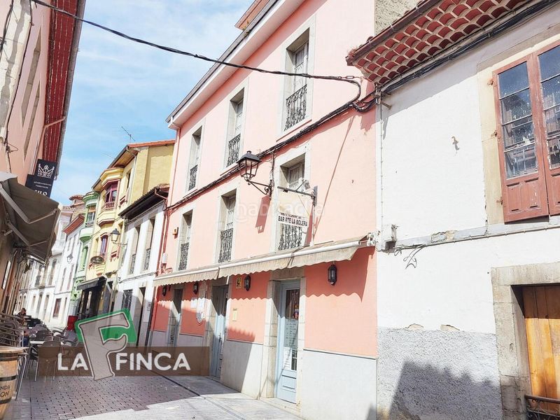 Foto 560e8d0c-d116-4ea9-87c3-f5aa53b80dc0. Edificio in Pravia