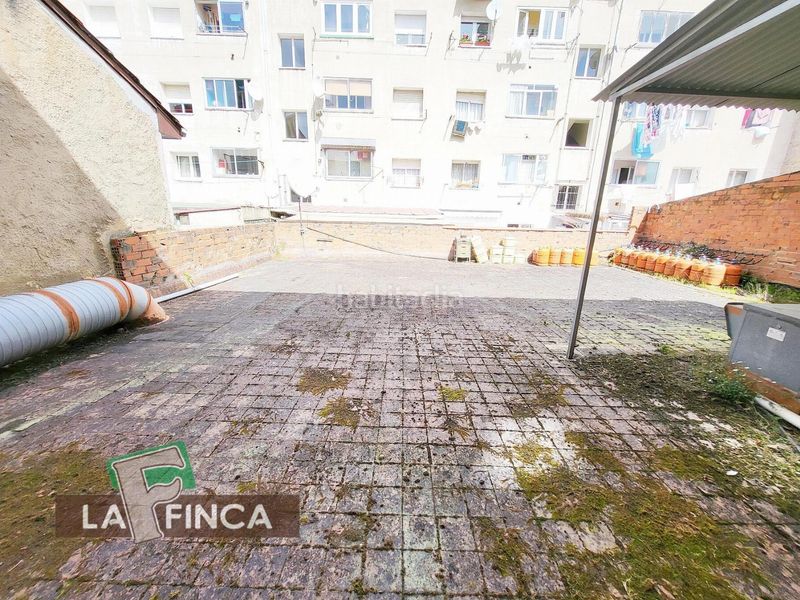 Foto 7dddd0b1-8c41-4fb7-8729-f9a626a12dc6. Edificio in Pravia