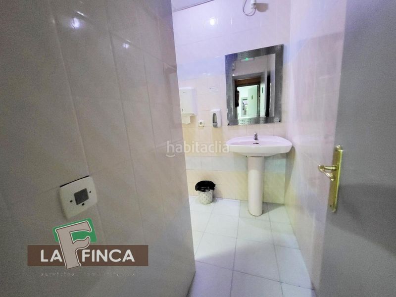 Foto 9e85b639-3be4-4cd9-ae4d-99b90dc4a6c5. Edificio in Pravia