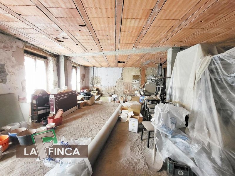 Foto c1942c47-7462-4949-861d-86bc9b59653f. Edificio in Pravia