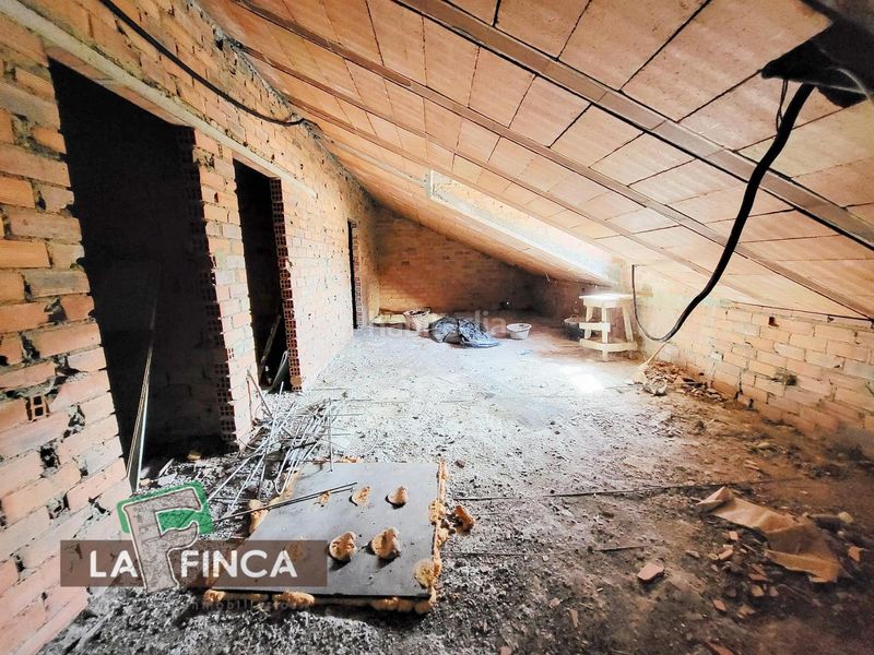 Foto cd55e975-7443-494c-8b76-0e03edf356d1. Edificio in Pravia