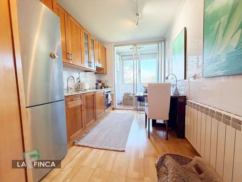 Foto 58a3f586-b1e6-495c-b9b2-1e4e2845d026. Pis amb calefacció a Salinas Castrillón