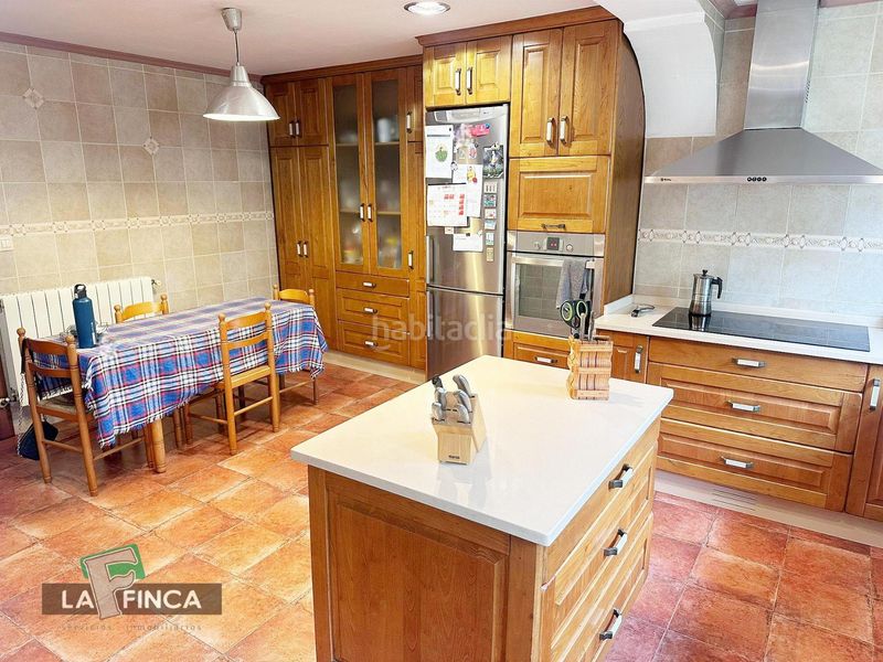 Foto 062fcd4d-aae1-4cd8-89b0-b7209e059478. Casa amb calefacció aparcament a Pravia