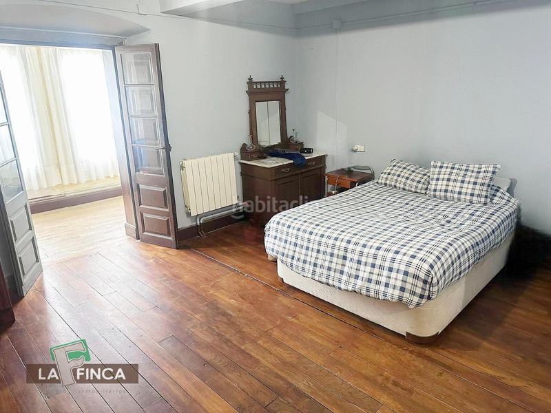 Foto 0cdddf63-b4e8-4351-9580-54b5d33fbc82. Casa amb calefacció aparcament a Pravia