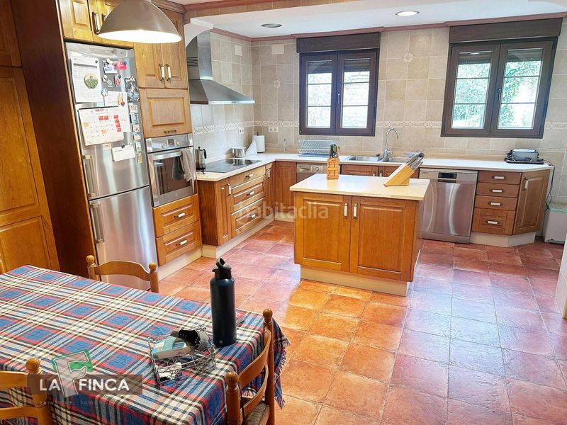 Foto 7b8ed19b-7417-4437-8c3e-a46ad77f8b26. Casa amb calefacció aparcament a Pravia