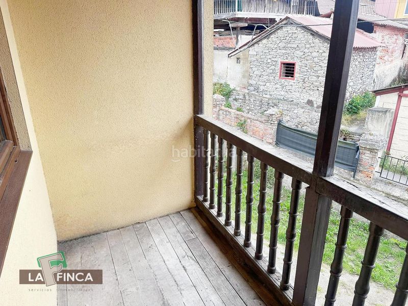 Foto a75f0afd-5643-478b-8c52-b578d4166897. Casa amb calefacció aparcament a Pravia