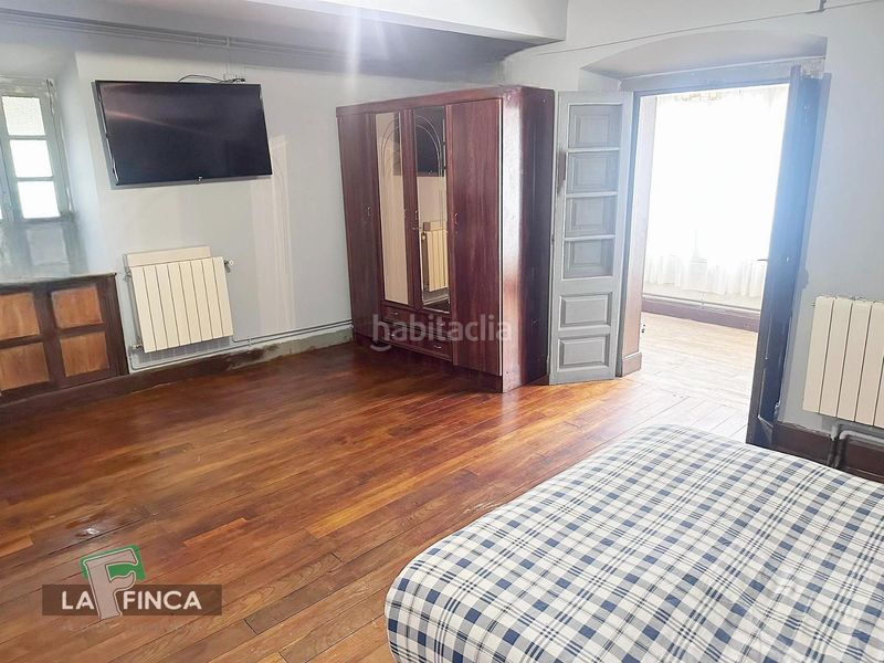 Foto ae58db0d-548e-497f-86c3-c324ea5ca0ac. Casa amb calefacció aparcament a Pravia