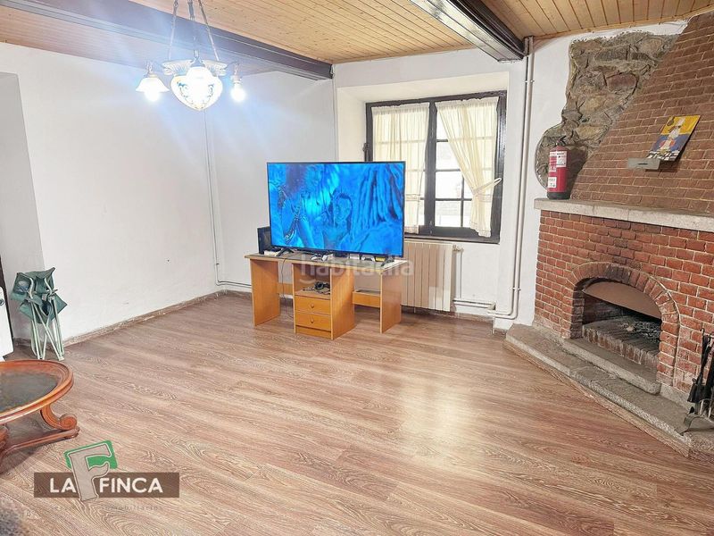 Foto b08cc83b-06ea-4214-8143-4d8c10efdb82. Casa amb calefacció aparcament a Pravia