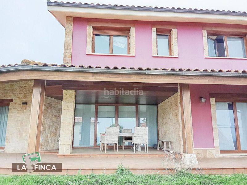 Foto fcebb975-7e63-44e4-8910-e2b53ff50449. Chalet  en Luanco-Aramar-Antromero Gozón