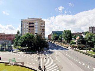 Pis  Hermanos menendez pidal. Oviedopiso