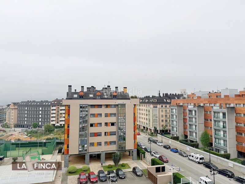 Foto 6aecc20f-0950-48a9-a137-ba3981200ff3. Àtic amb calefacció aparcament piscina a Ciudad Naranco - Prados de La Fuente Oviedo