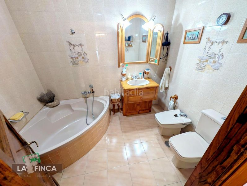Foto c2268d94-957c-499e-ac02-232f09e71369. Casa amb calefacció aparcament a Noreña