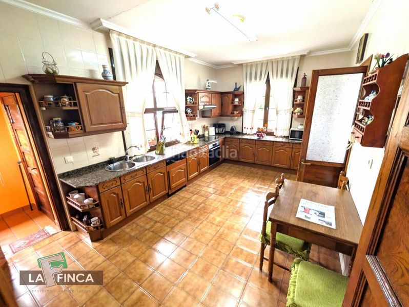 Foto eb3ae4a0-4ef7-4ece-9ae4-99dac84ae0ed. Casa amb calefacció aparcament a Noreña