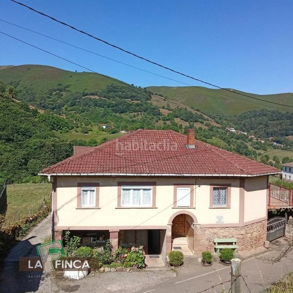Foto 6311b4ff-2b12-420b-a4d2-0b5033d72799. Casa amb calefacció aparcament a Belmonte de Miranda