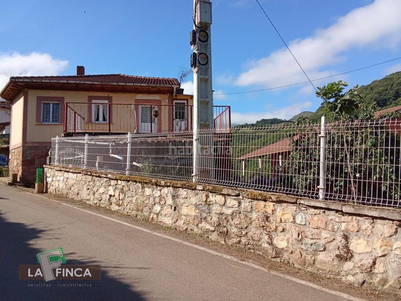Foto e93599b8-8086-4259-8ca5-db6e152c5ba1. Casa amb calefacció aparcament a Belmonte de Miranda